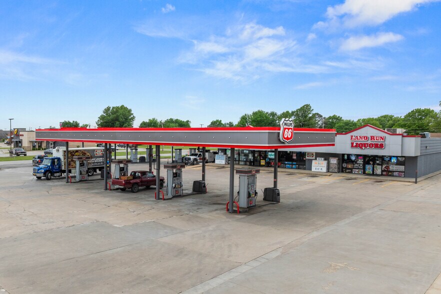 More Photos Of 303 Blake Dr, Wagoner Service Station For Sale
