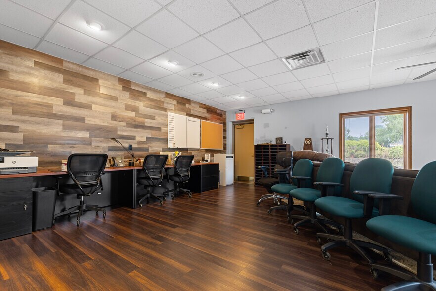 More Photos Of 5112 Forest Hills Ct, Loves Park Industrial For Sale