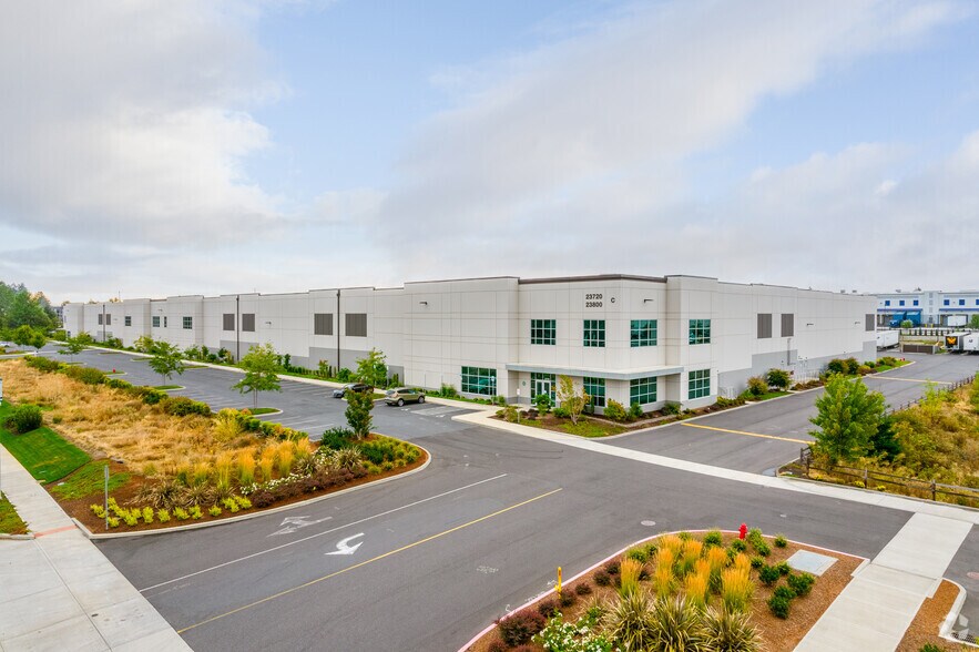 More Photos Of 23720-23800 NE Glisan St, Gresham Warehouse For Lease