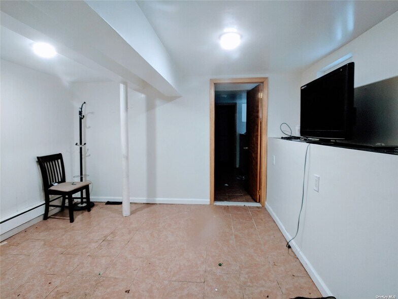 More Photos Of 4043 69th St, Woodside Apartments For Sale