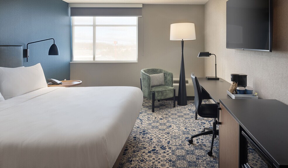 More Photos Of 4960 Towne Centre Rd, Saginaw Hotel For Sale