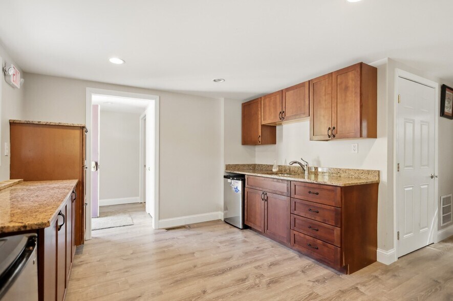 More Photos Of 75 Essex St, Andover Office For Sale
