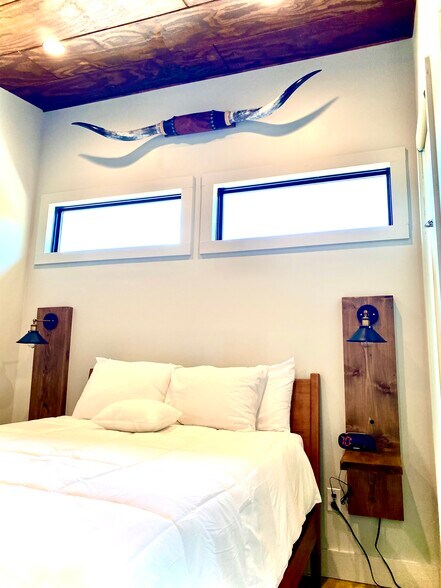 More Photos Of 405 Martin rd, Dripping Springs Specialty For Sale