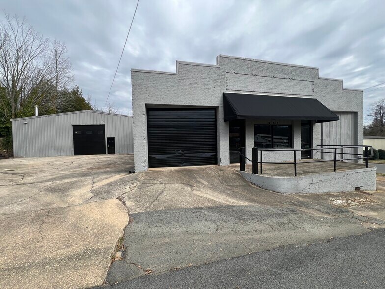 Primary Photo Of 353 Harwood St, Albemarle Light Distribution For Sale