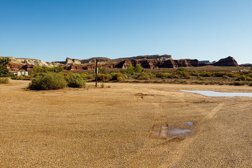 More Photos Of 2040 Long Rd Cyn, Kanab Freestanding For Sale