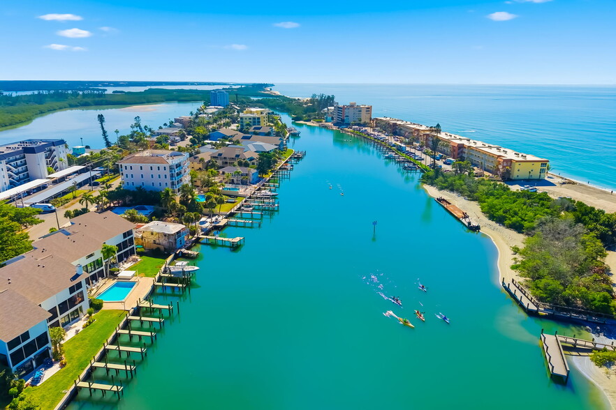 More Photos Of 9022 Midnight Pass Rd, Sarasota Apartments For Sale