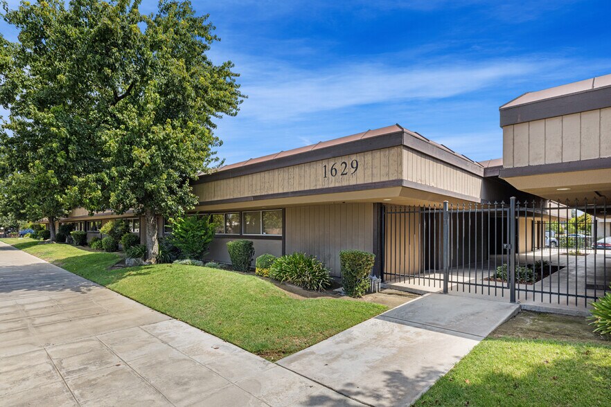 More Photos Of 1629 Pollasky Ave, Clovis Office For Sale