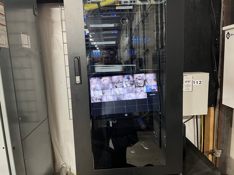 More Photos Of 112 E Industrial Blvd, Cleburne Warehouse For Sale