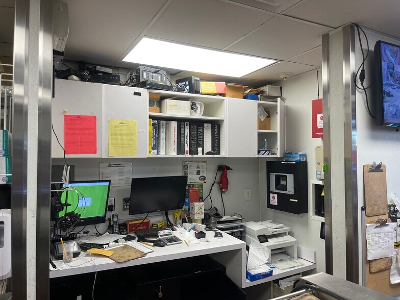 More Photos Of 2933 N Chester Ave, Bakersfield Fast Food For Sale