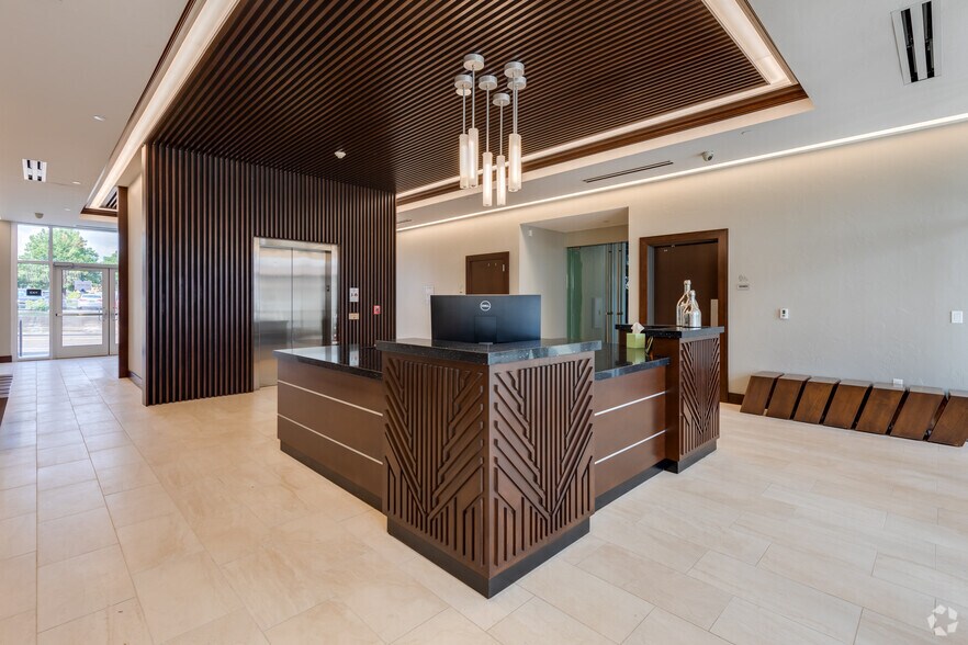 More Photos Of 500 NW 6th St, Oklahoma City Medical For Lease