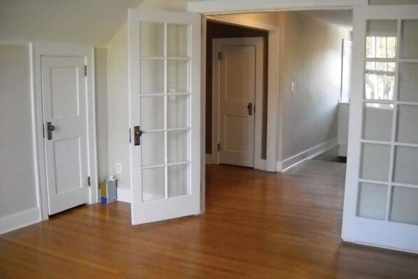 More Photos Of 1049 First Capitol Dr, Saint Charles Freestanding For Lease