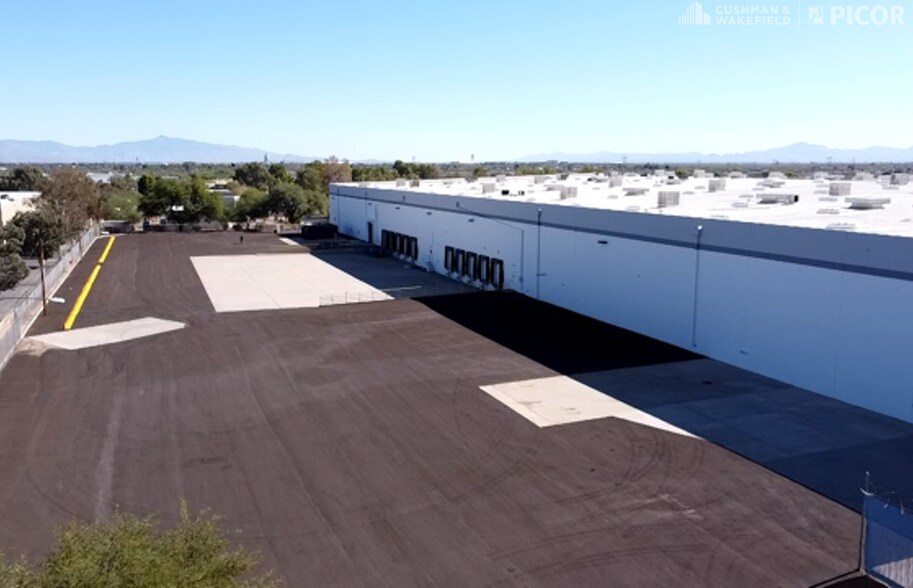 More Photos Of 6700 S Pella Dr, Tucson Light Manufacturing For Lease
