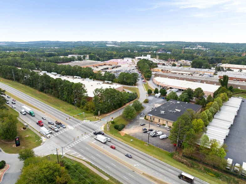 More Photos Of 215 Marvin Miller Dr SW, Atlanta Light Distribution For Sale