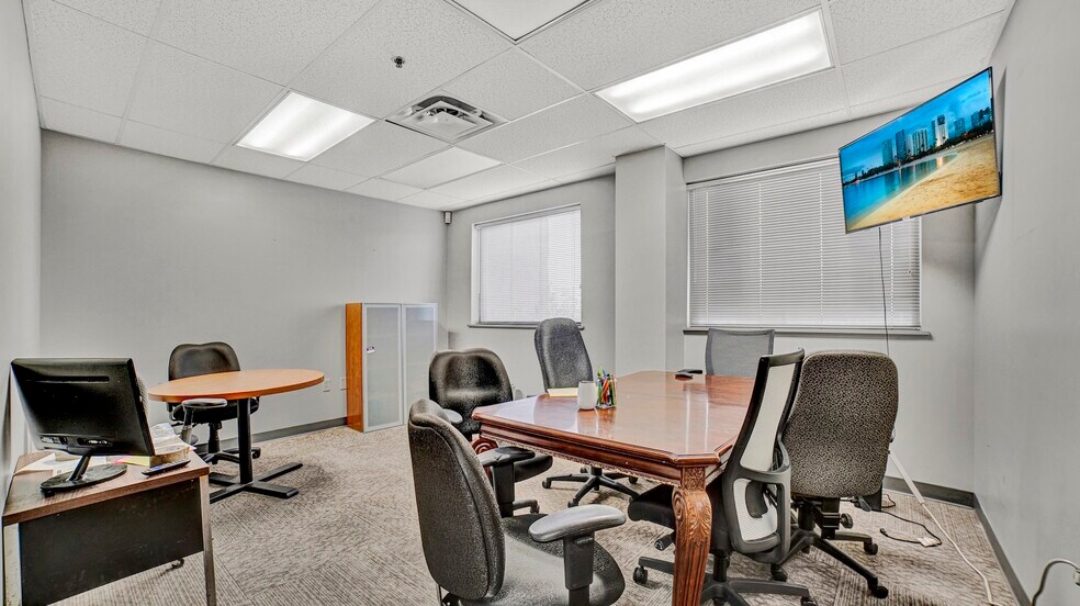 More Photos Of 961 N Main St, Mansfield Warehouse For Lease