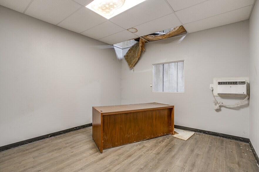 More Photos Of 1008 E 11th St, Fort Worth Warehouse For Lease