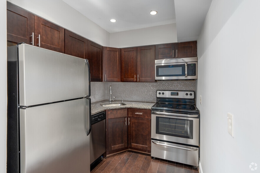 More Photos Of 617-631 W Lexington St, Baltimore Apartments For Lease
