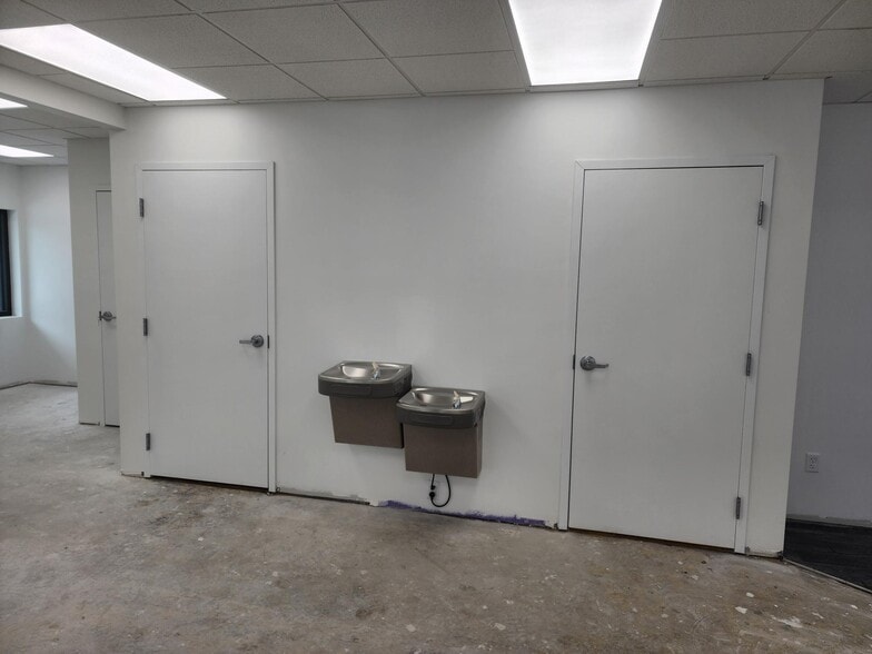 More Photos Of 2942-2958 1st Ave N, Saint Petersburg Office For Lease