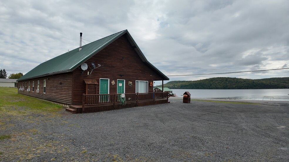 More Photos Of 109 Sinclair Rd, Sinclair Sports And Entertainment For Sale