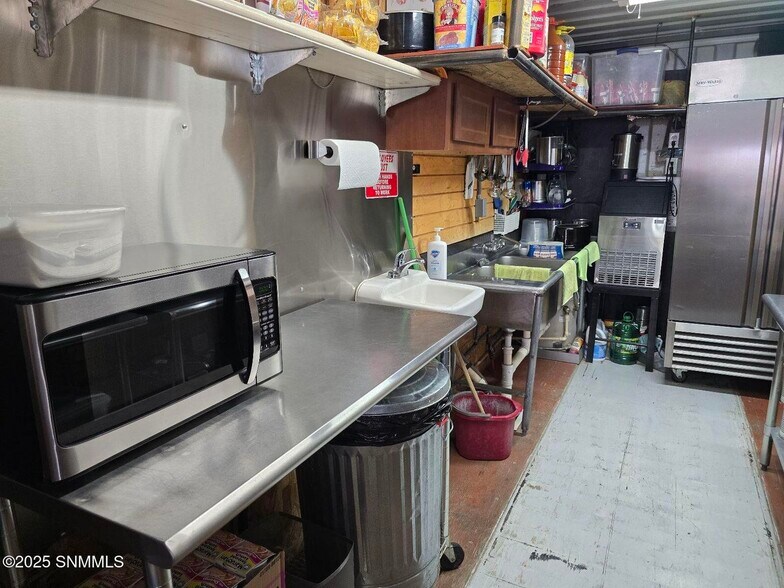 More Photos Of 990 Quesenberry St, Las Cruces Sports And Entertainment For Lease