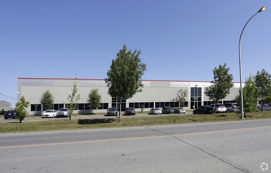 Primary Photo Of 4243 Rue Marcel-Lacasse, Boisbriand Service For Sale