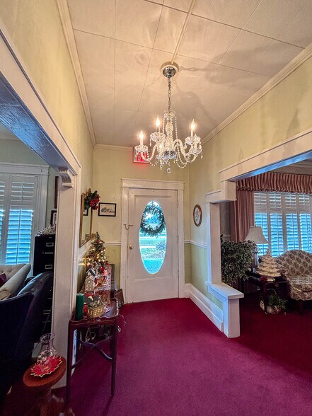 More Photos Of 945 E Broadway St, Fort Meade Specialty For Sale