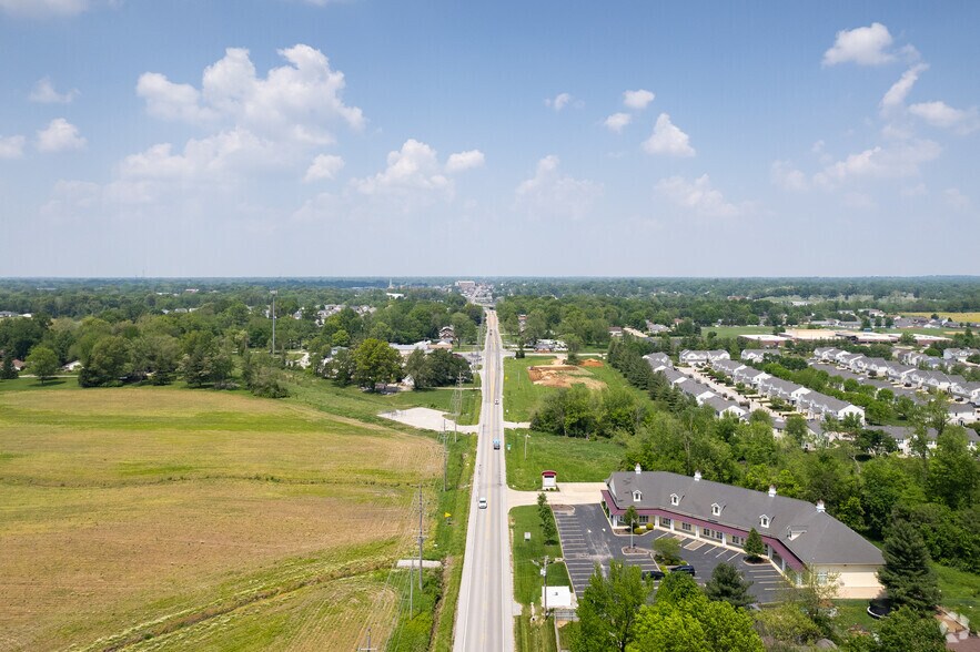 More Photos Of 2100 S Illinois St, Belleville Coworking Space