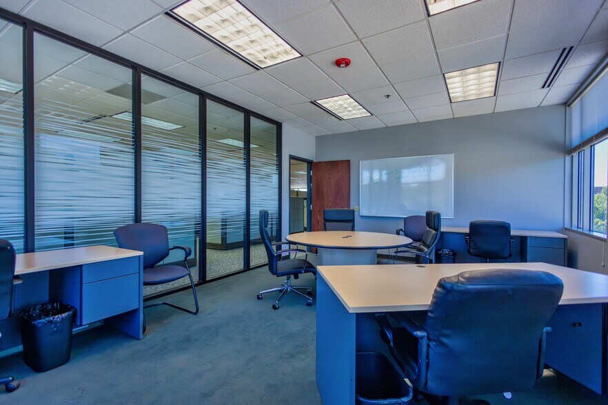 More Photos Of 2400 S Wolf Rd, Westchester Office For Lease