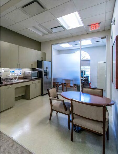 More Photos Of 4511 Yoakum Blvd, Houston Office For Lease