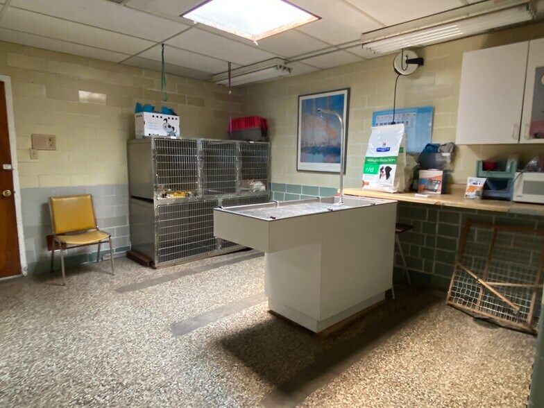 More Photos Of 2275 Duanesburg Rd, Duanesburg Veterinarian Kennel For Sale