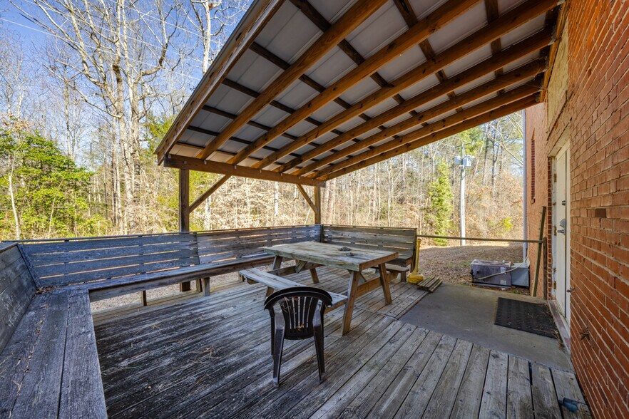 More Photos Of 1434 Farrington Rd, Apex Light Manufacturing For Sale