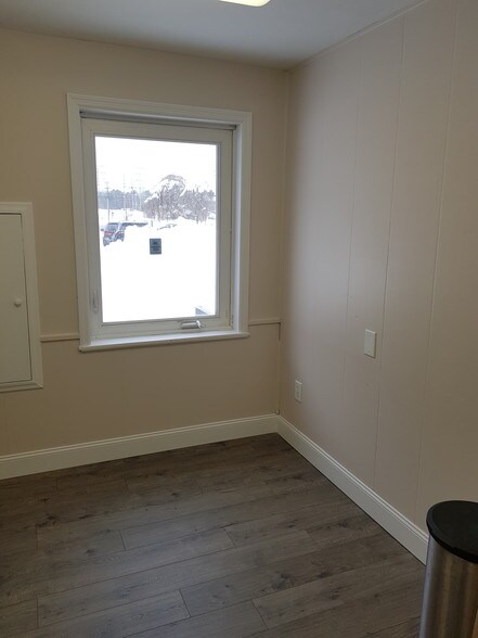 More Photos Of 864 Burdeck St, Schenectady Office For Lease