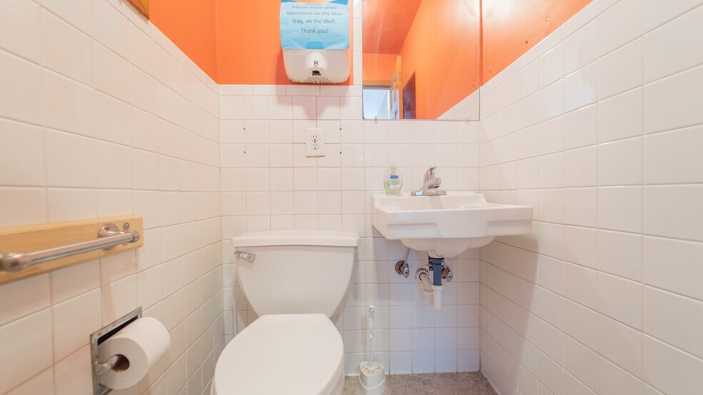 More Photos Of 705 N Main St, Kouts Office For Sale