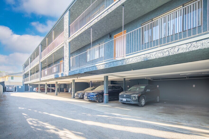 More Photos Of 113 N Grand Oaks Ave, Pasadena Apartments For Sale
