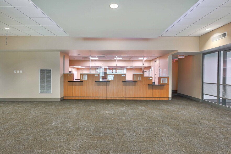 More Photos Of 1200 E Blue Heron Blvd, West Palm Beach Storefront Retail Office For Lease