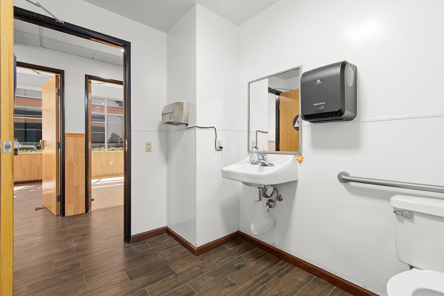 More Photos Of 11264 Monarch St, Garden Grove Warehouse For Sale