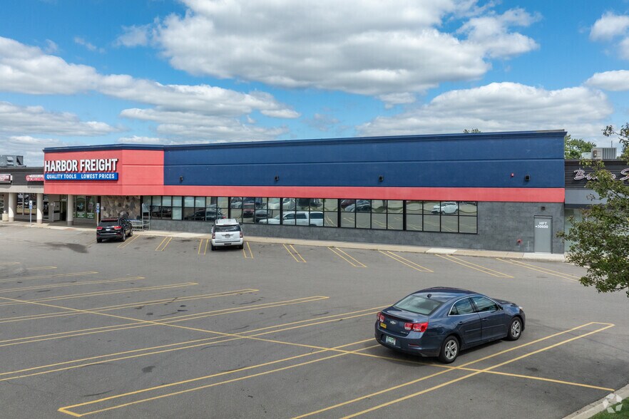 More Photos Of 30598-30860 Southfield Rd, Southfield Freestanding For Sale