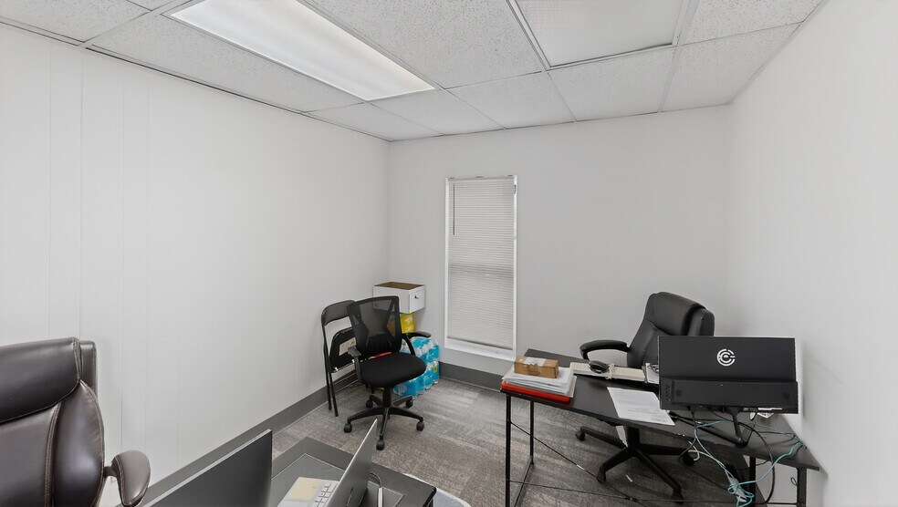 More Photos Of 515-519 18th St, Orlando Warehouse For Lease