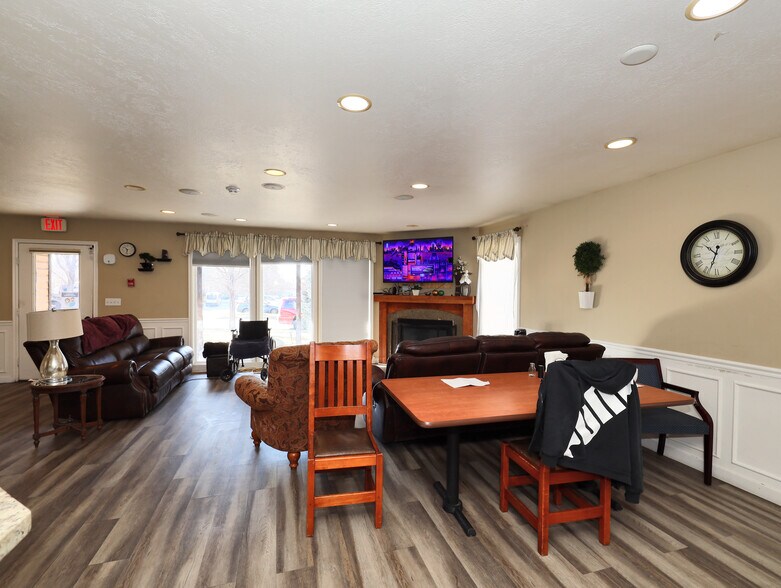 More Photos Of 41 E Center St, Centerville Assisted Living For Sale