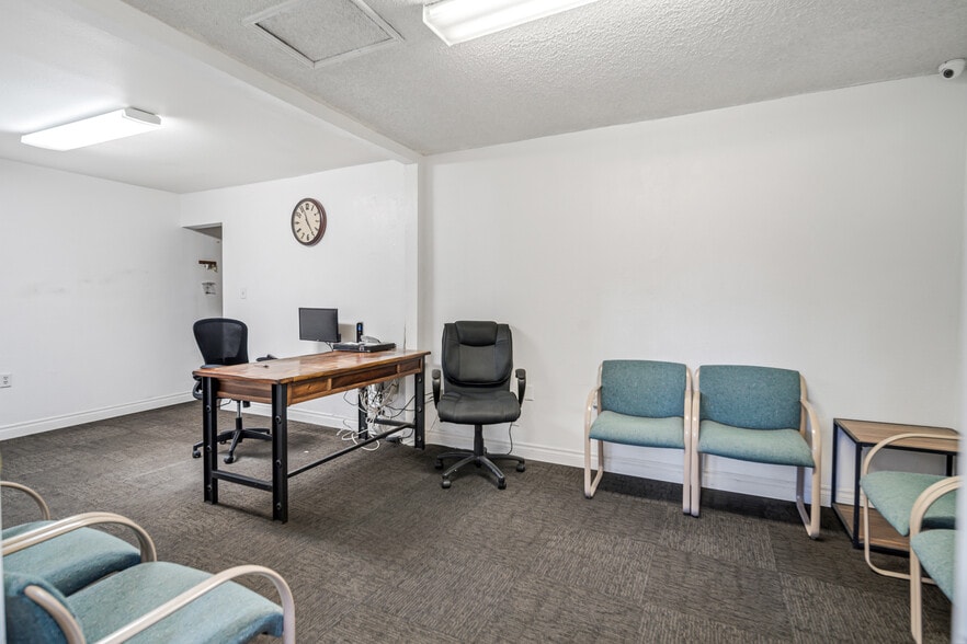 More Photos Of 8837 E Palmdale Blvd, Palmdale Research And Development For Sale