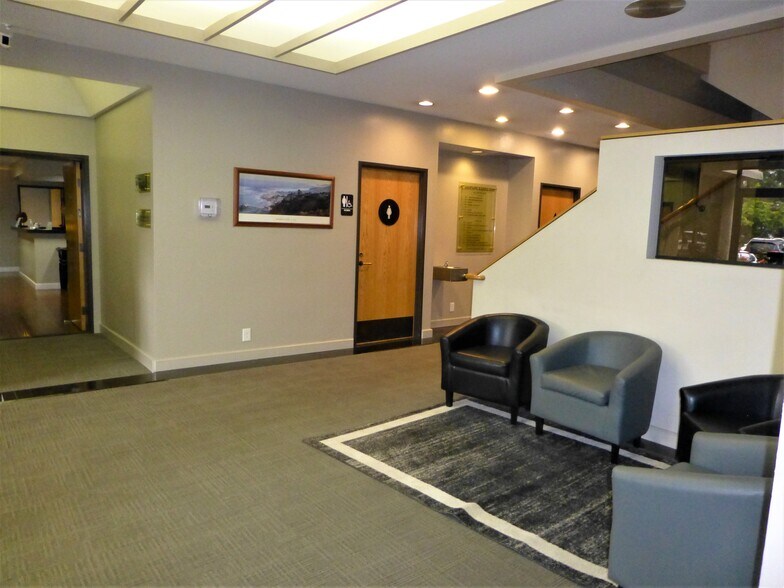 More Photos Of 660 Hampshire Rd, Westlake Village Office For Sale
