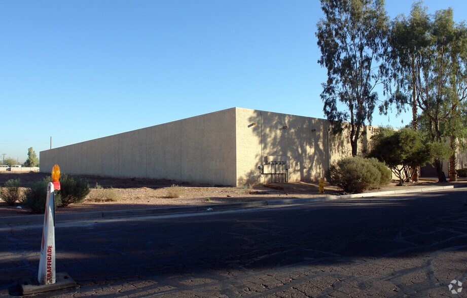 More Photos Of 2450 E Chambers St, Phoenix Warehouse For Lease