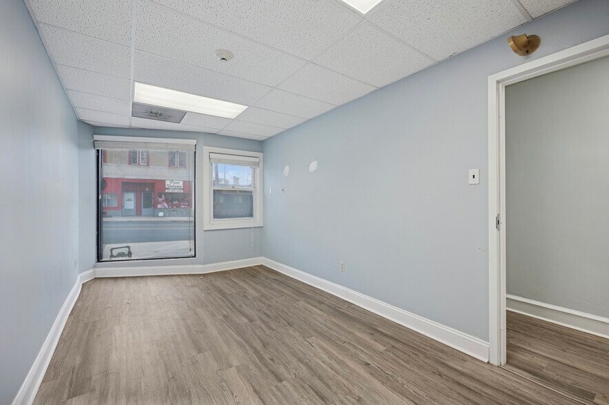 More Photos Of 2-4 S Easton Rd, Glenside Office Residential For Lease