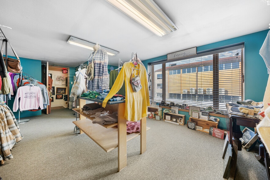 More Photos Of 811 Oregon St, Oshkosh Restaurant For Sale