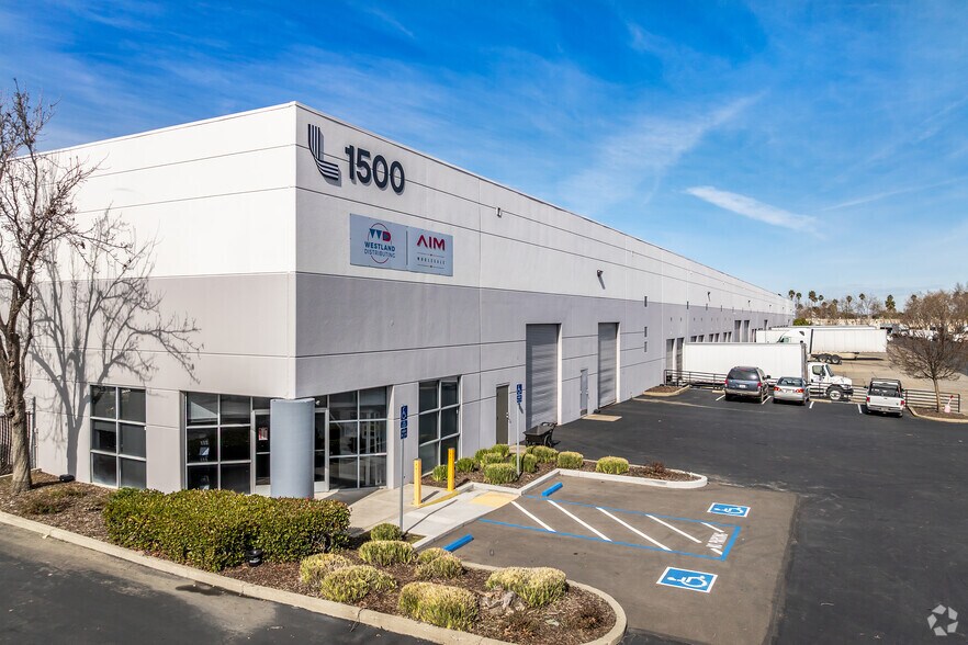More Photos Of 1500 Overland Ct, West Sacramento Warehouse For Lease