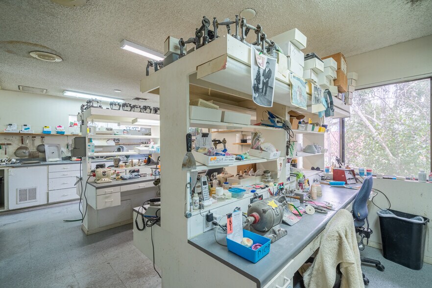 More Photos Of 899 E Grand Ave, Escondido Medical For Sale