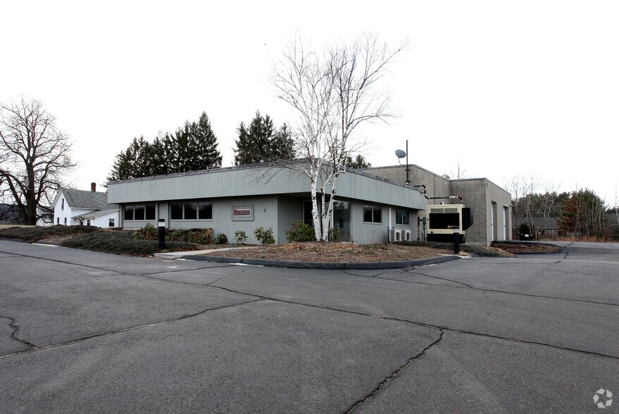 Primary Photo Of 7 Lordship Rd, East Granby Light Manufacturing For Lease