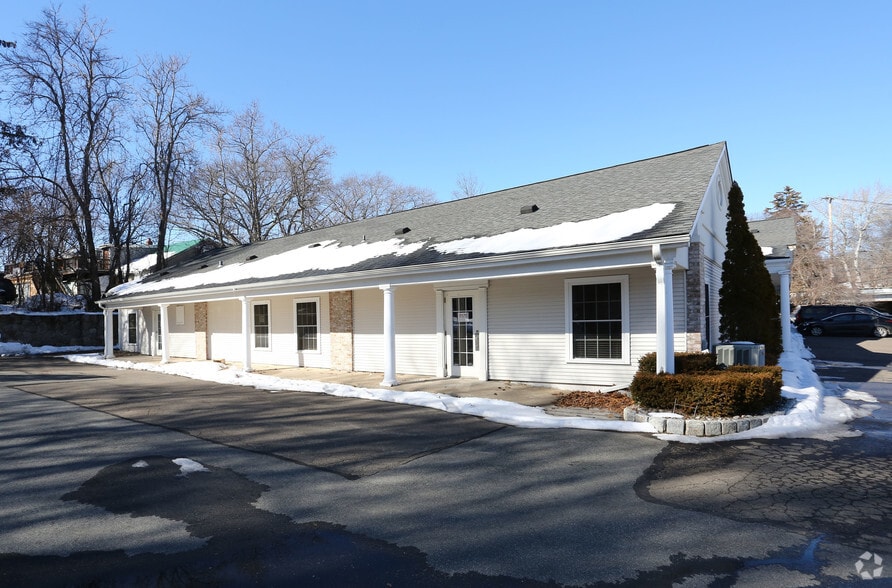 Primary Photo Of 168 Boston Post Rd, Madison Medical For Sale