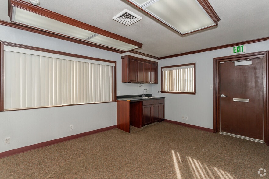 More Photos Of 276 E Parr Blvd, Reno Service For Lease