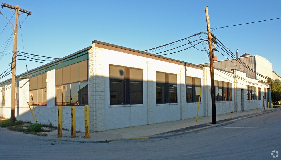 More Photos Of 6650 S Narragansett Ave, Chicago Warehouse For Lease
