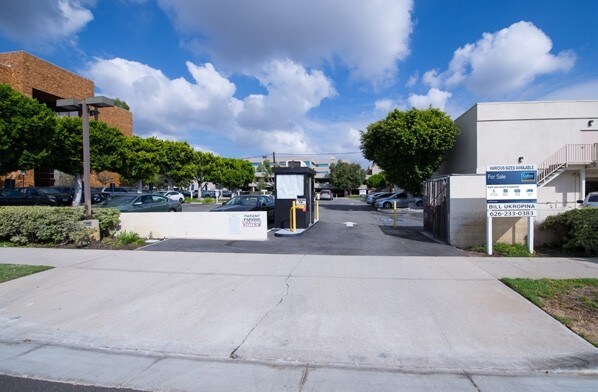 More Photos Of 837 S Fair Oaks Ave, Pasadena Office For Lease